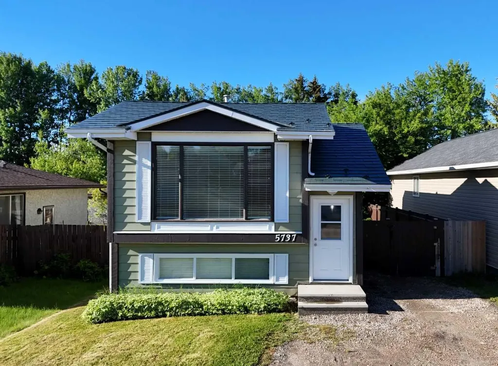 5737 9 Avenue Edson AB T7E 1J4