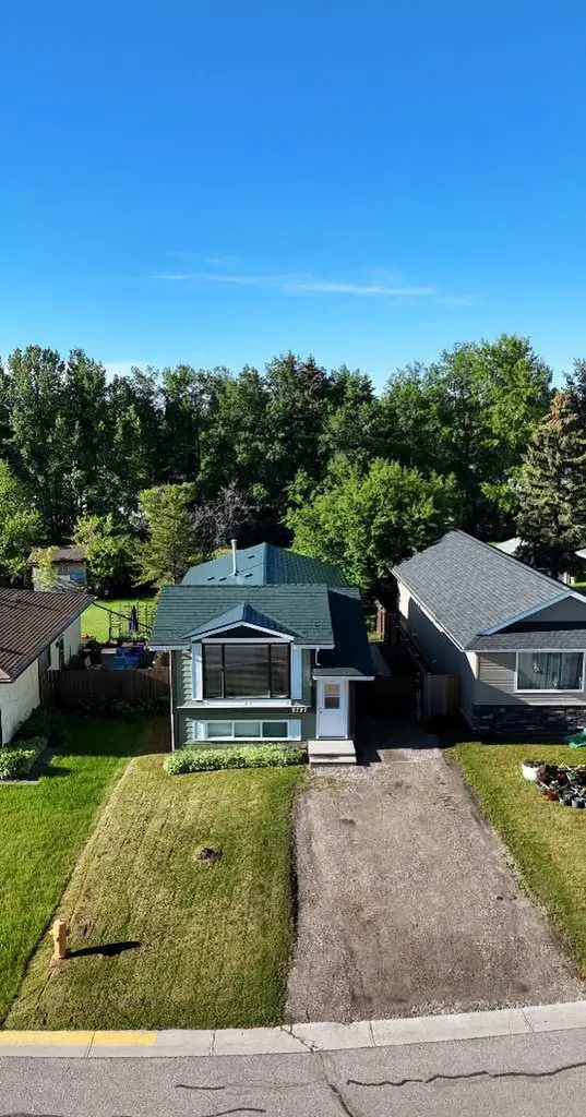 5737 9 Avenue Edson AB T7E 1J4
