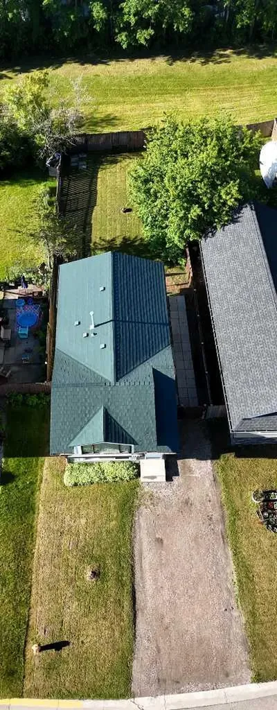 5737 9 Avenue Edson AB T7E 1J4