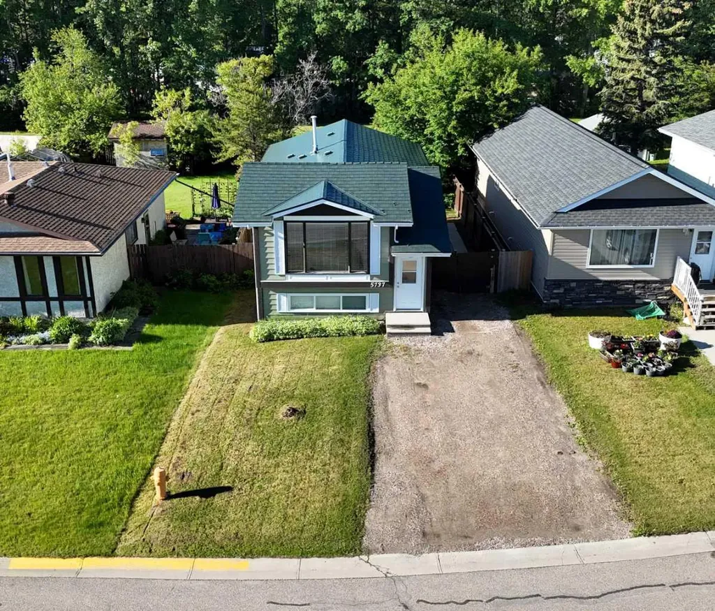 5737 9 Avenue Edson AB T7E 1J4
