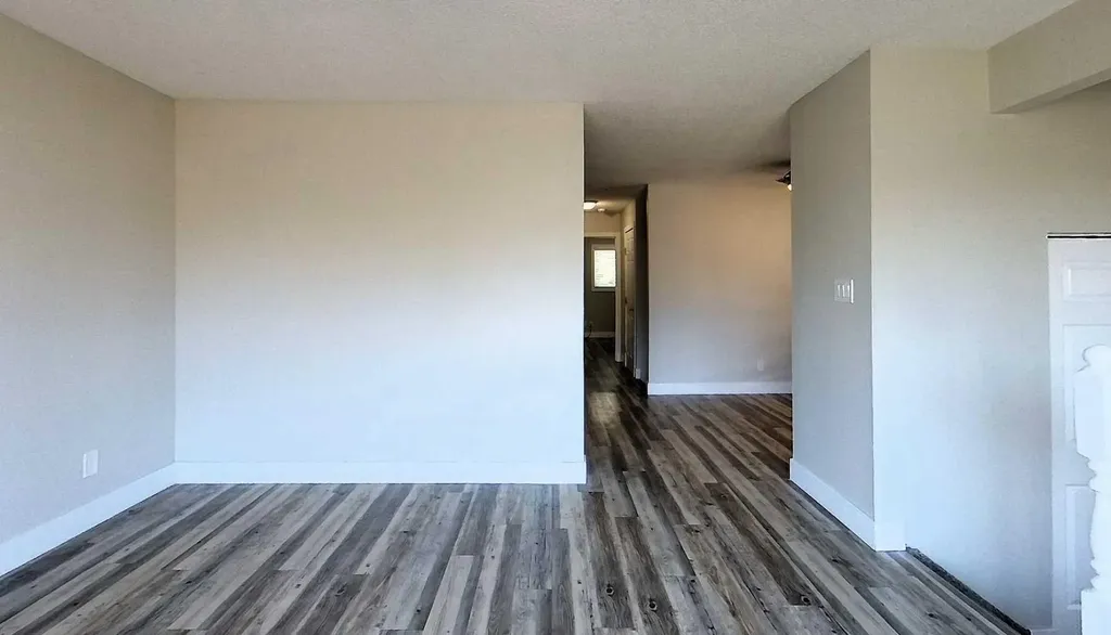 5737 9 Avenue Edson AB T7E 1J4