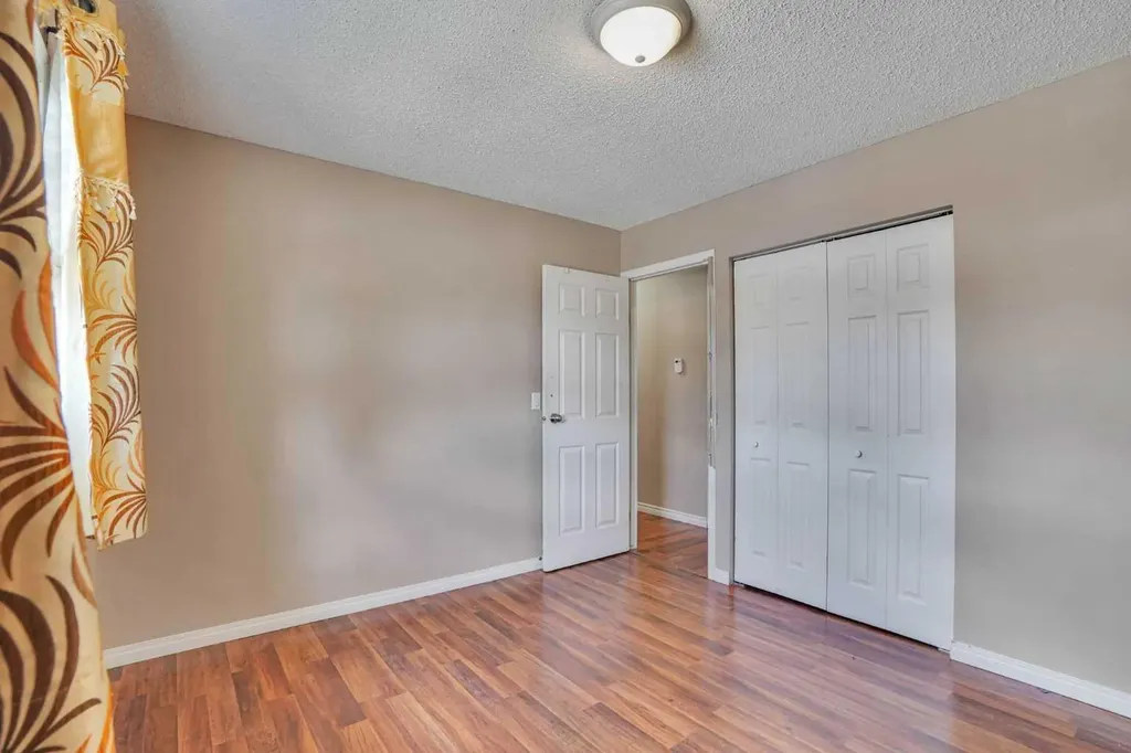 56 Fallingworth Bay NE Calgary AB T3J 1G3