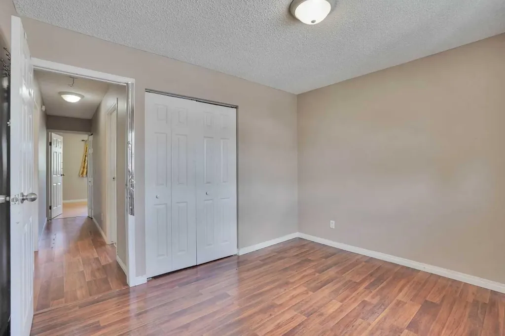 56 Fallingworth Bay NE Calgary AB T3J 1G3