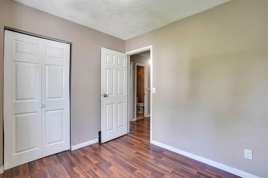 56 Fallingworth Bay NE Calgary AB T3J 1G3