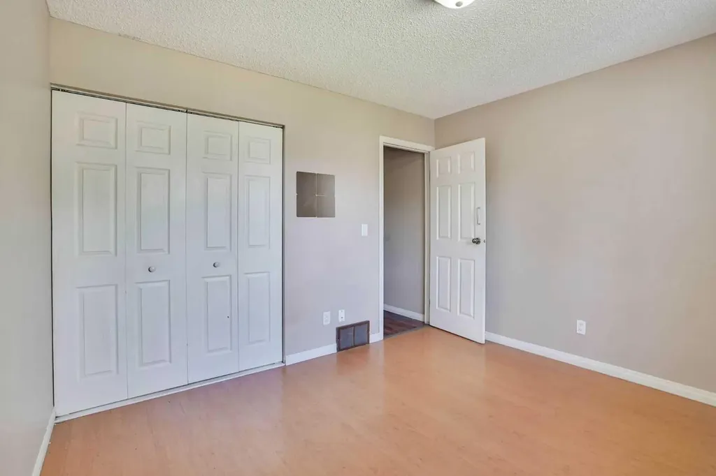 56 Fallingworth Bay NE Calgary AB T3J 1G3
