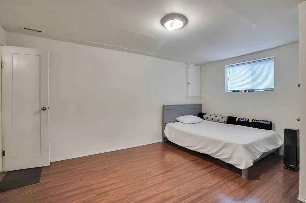 56 Fallingworth Bay NE Calgary AB T3J 1G3
