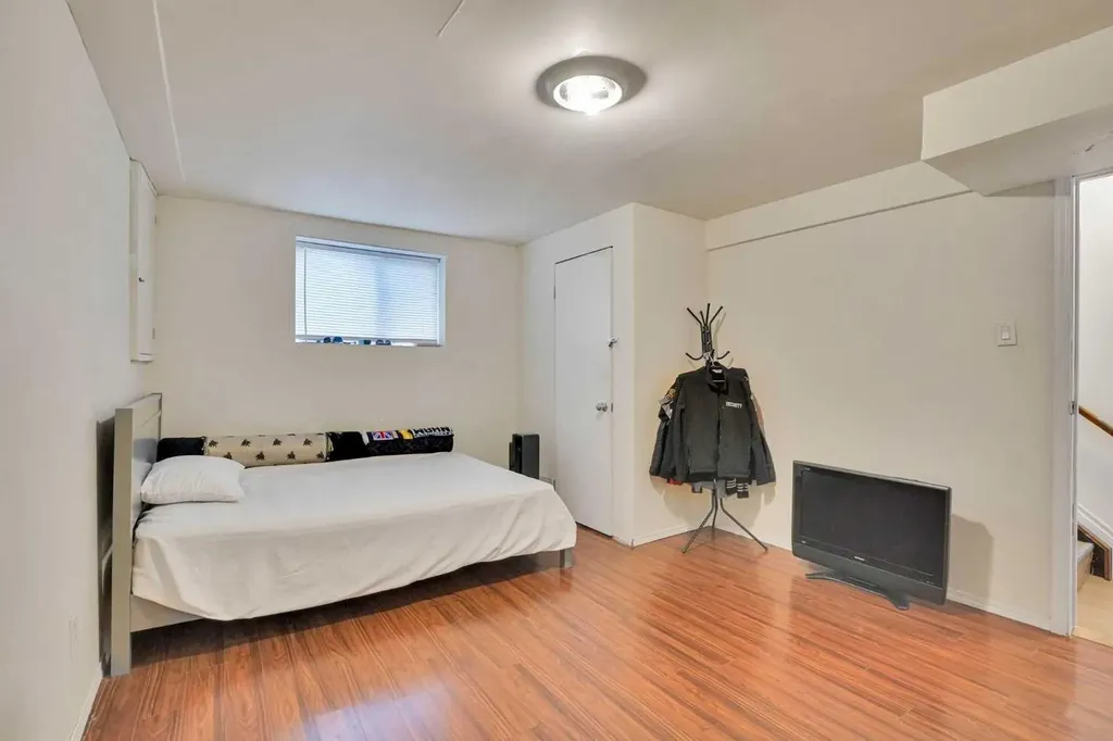 56 Fallingworth Bay NE Calgary AB T3J 1G3