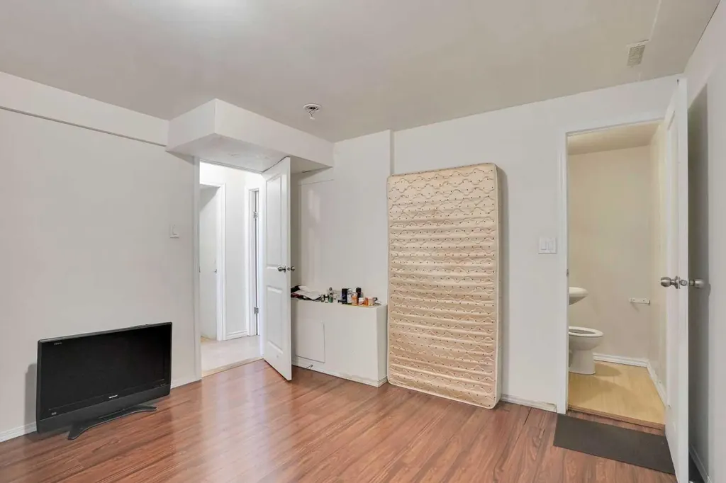 56 Fallingworth Bay NE Calgary AB T3J 1G3