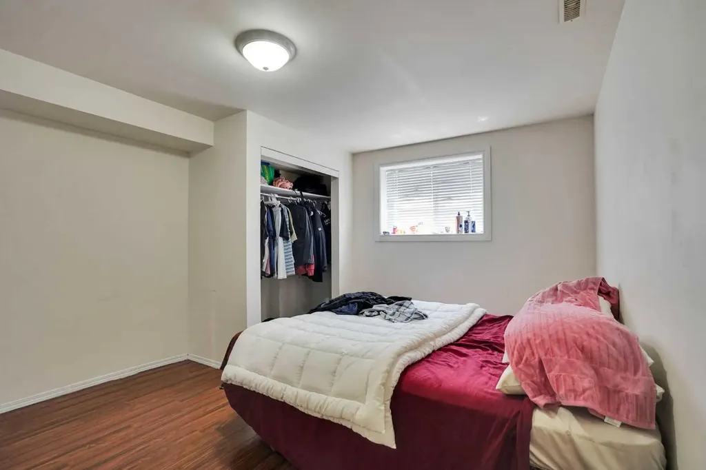 56 Fallingworth Bay NE Calgary AB T3J 1G3