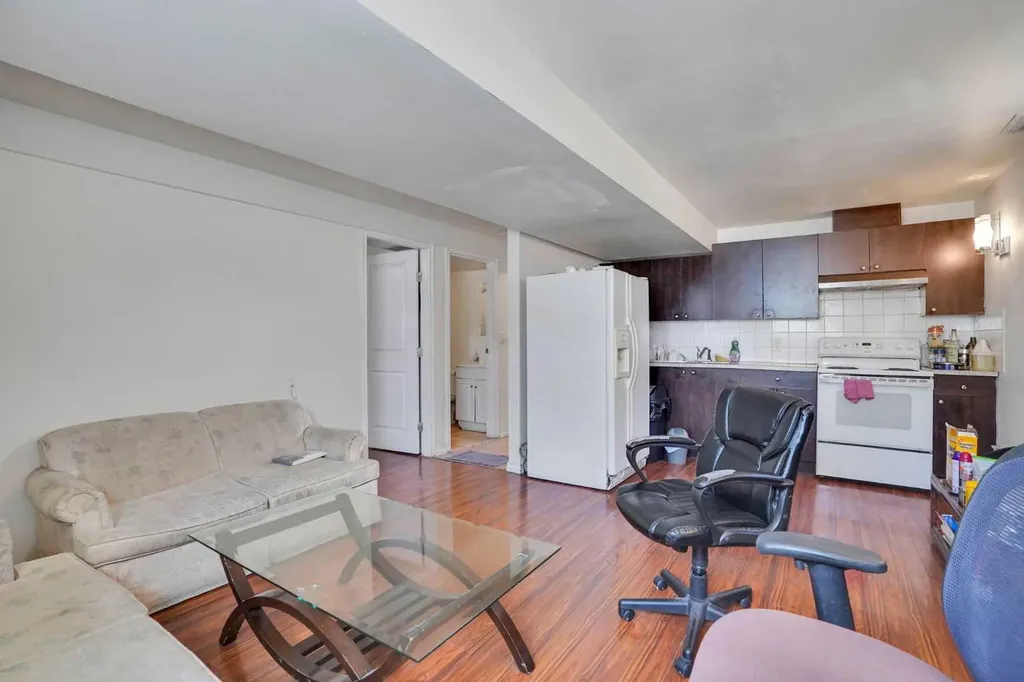 56 Fallingworth Bay NE Calgary AB T3J 1G3