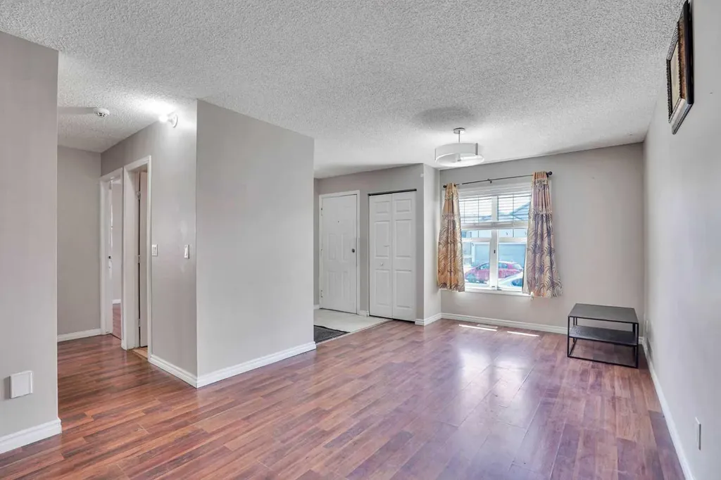 56 Fallingworth Bay NE Calgary AB T3J 1G3