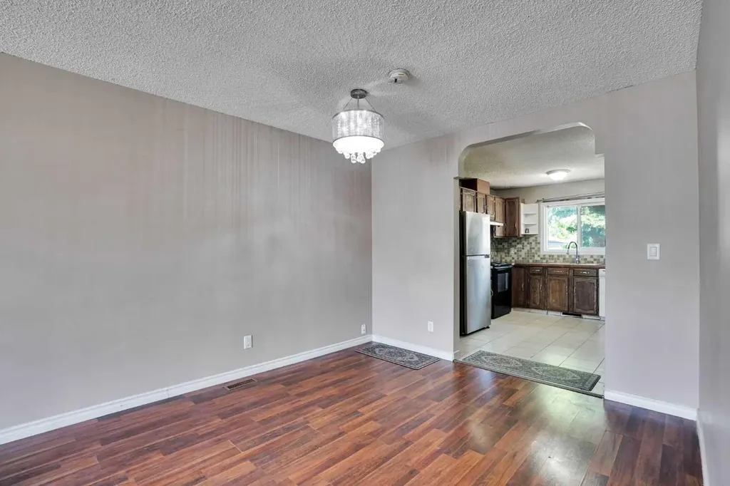 56 Fallingworth Bay NE Calgary AB T3J 1G3