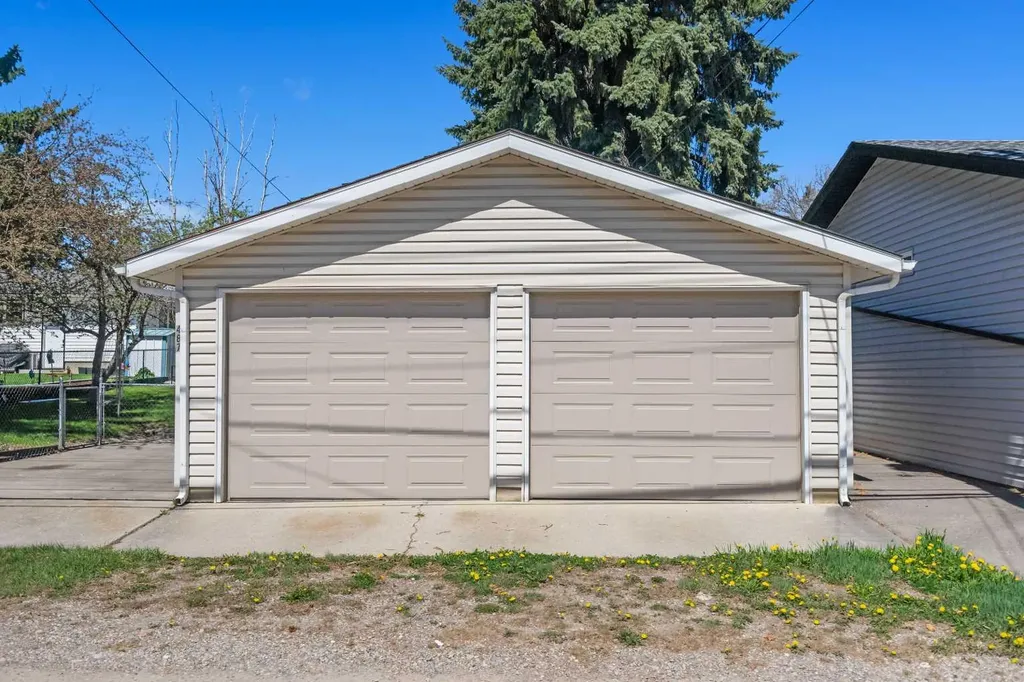 487 Arlington Drive SE Calgary AB T2H1S4