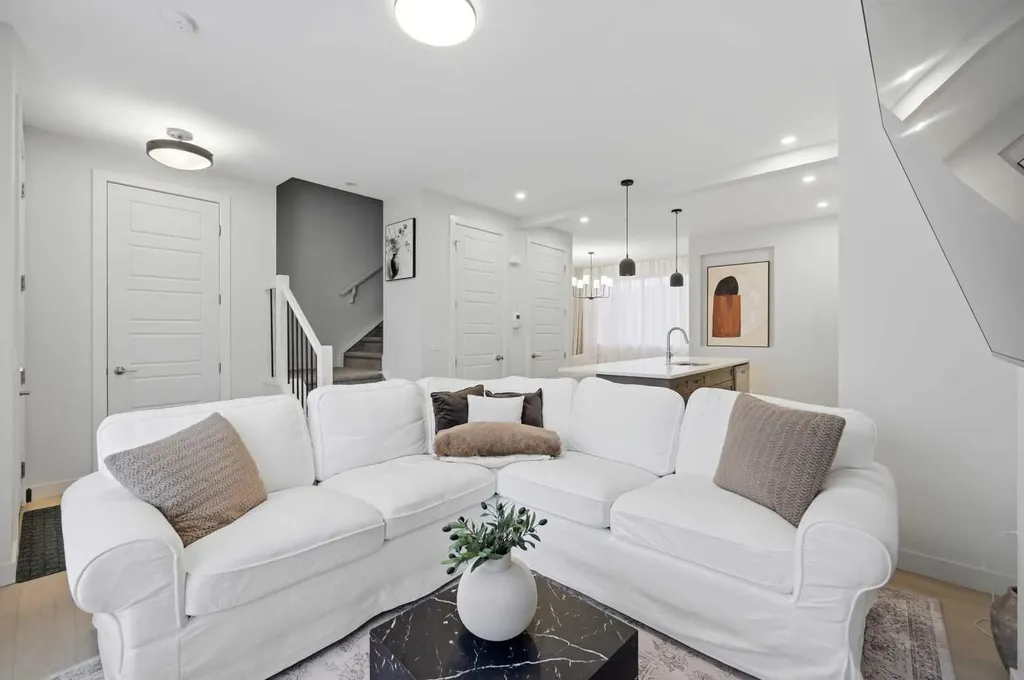 7 Lambeau Lane SE Airdrie AB T4A 3P4