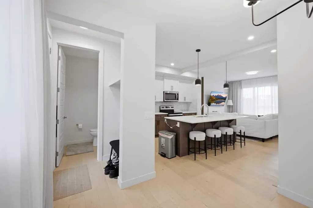7 Lambeau Lane SE Airdrie AB T4A 3P4