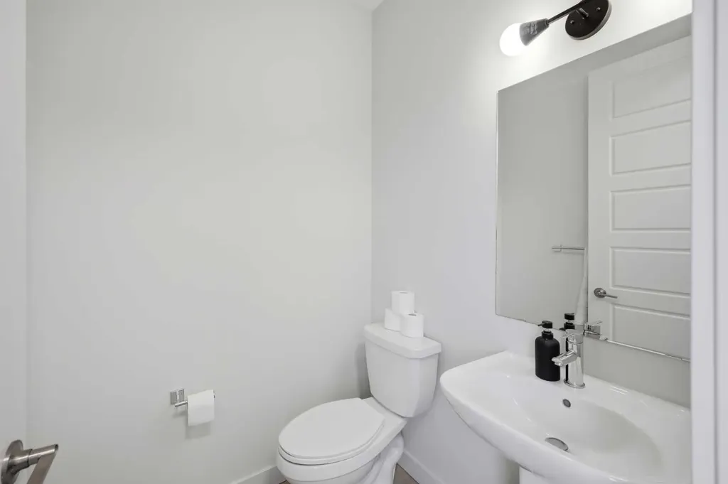 7 Lambeau Lane SE Airdrie AB T4A 3P4