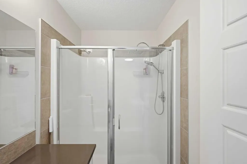 7 Lambeau Lane SE Airdrie AB T4A 3P4
