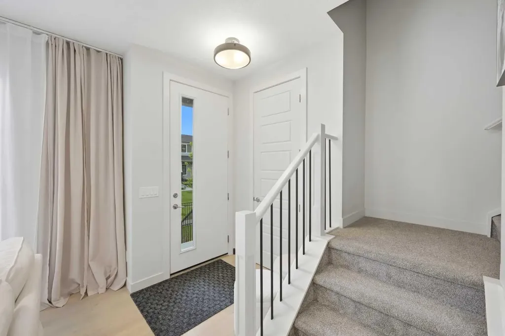 7 Lambeau Lane SE Airdrie AB T4A 3P4