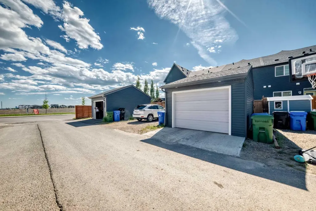 16 Carringvue Way NW Calgary AB T3P 1K8