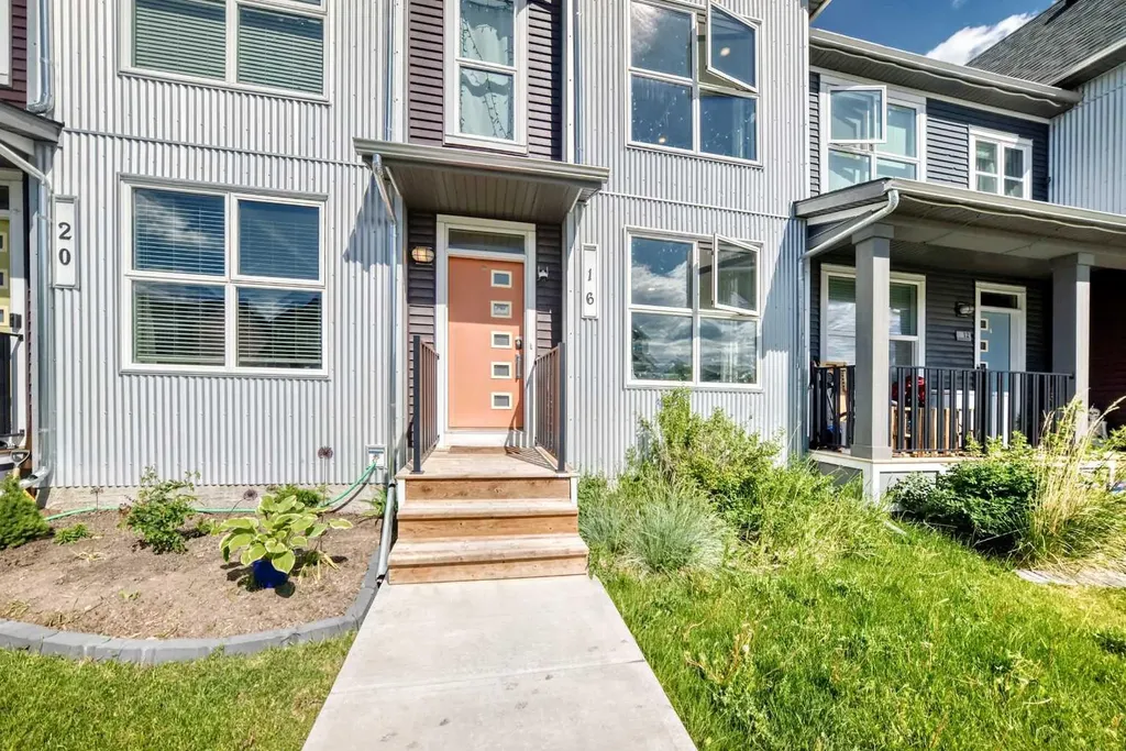 16 Carringvue Way NW Calgary AB T3P 1K8