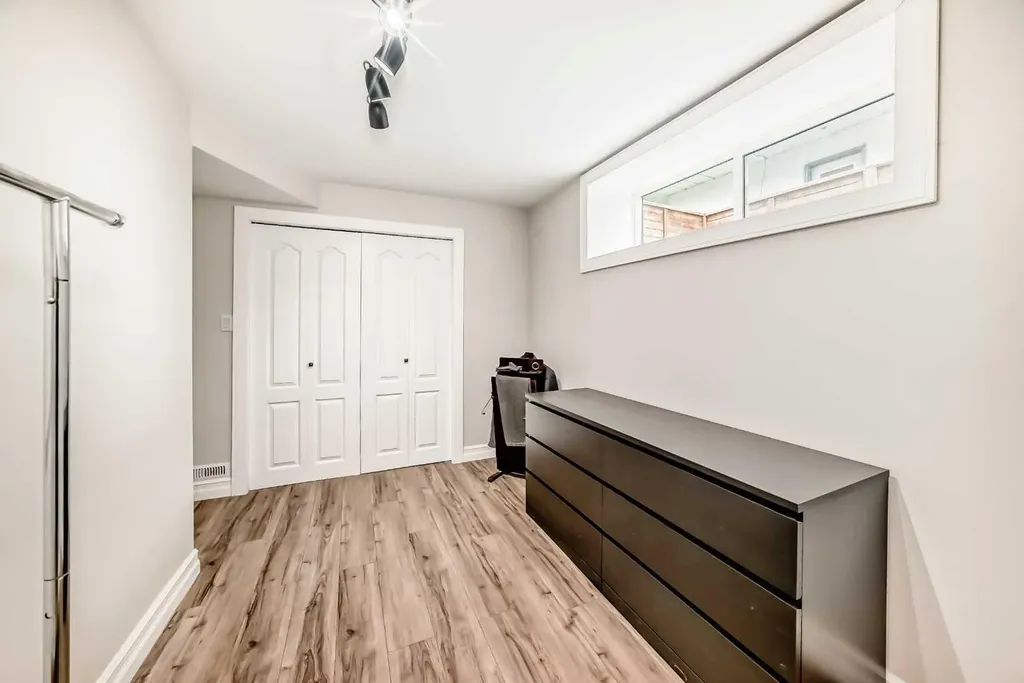 5238 52 Street Lacombe AB T4L 1B8