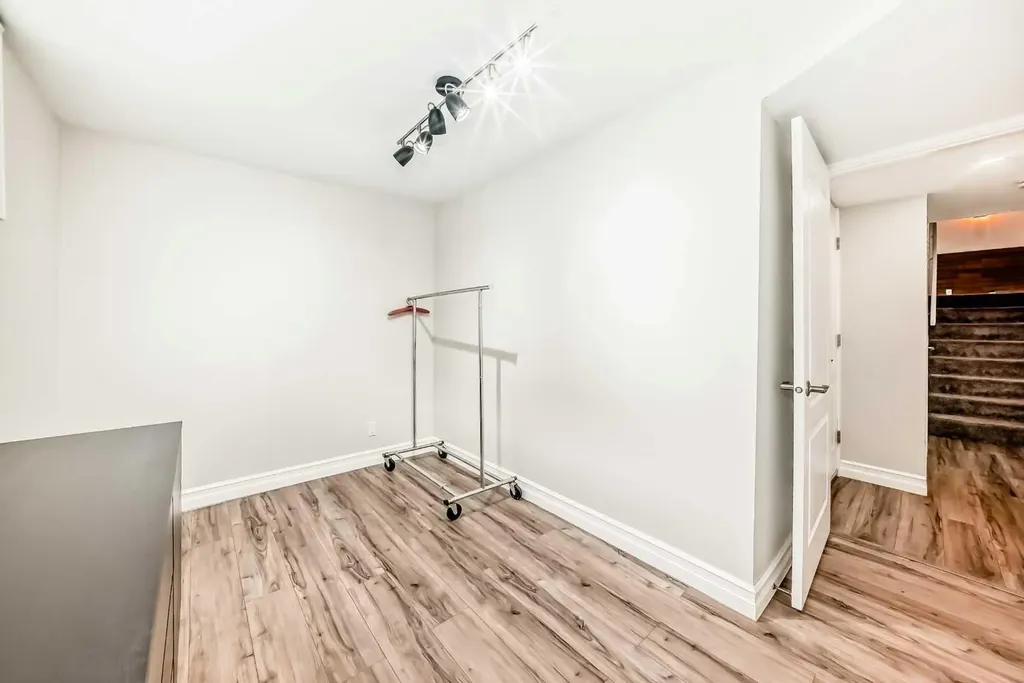 5238 52 Street Lacombe AB T4L 1B8