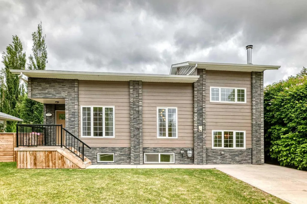 5238 52 Street Lacombe AB T4L 1B8