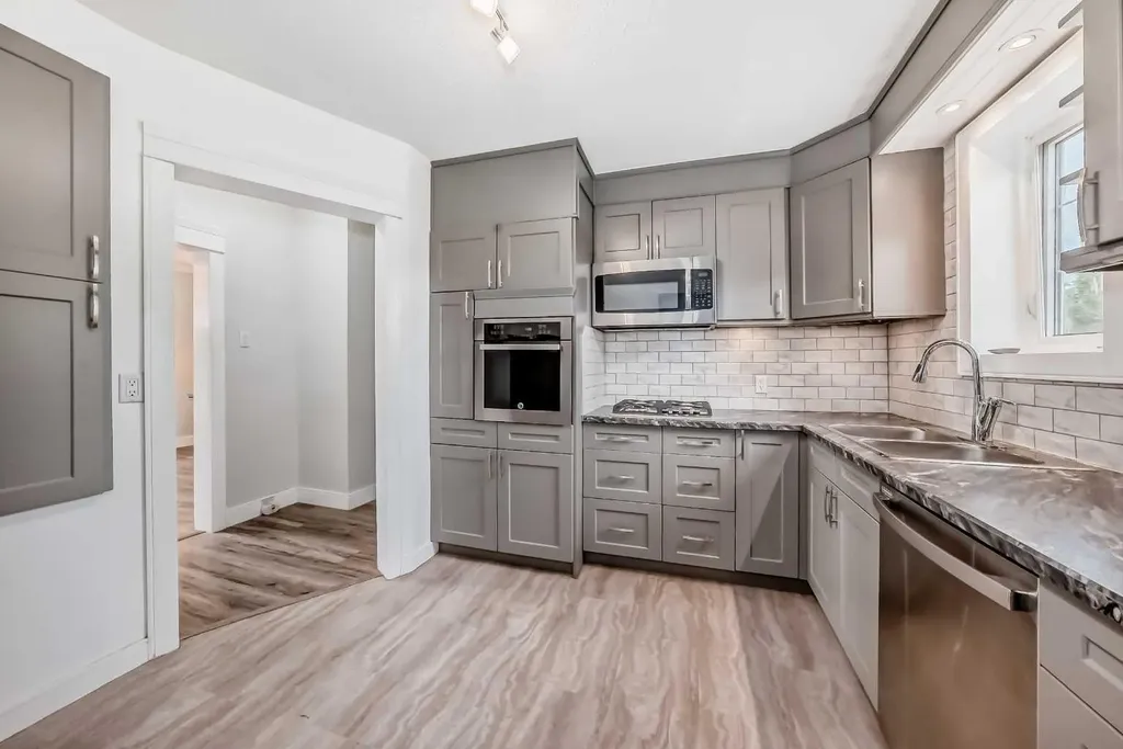5238 52 Street Lacombe AB T4L 1B8
