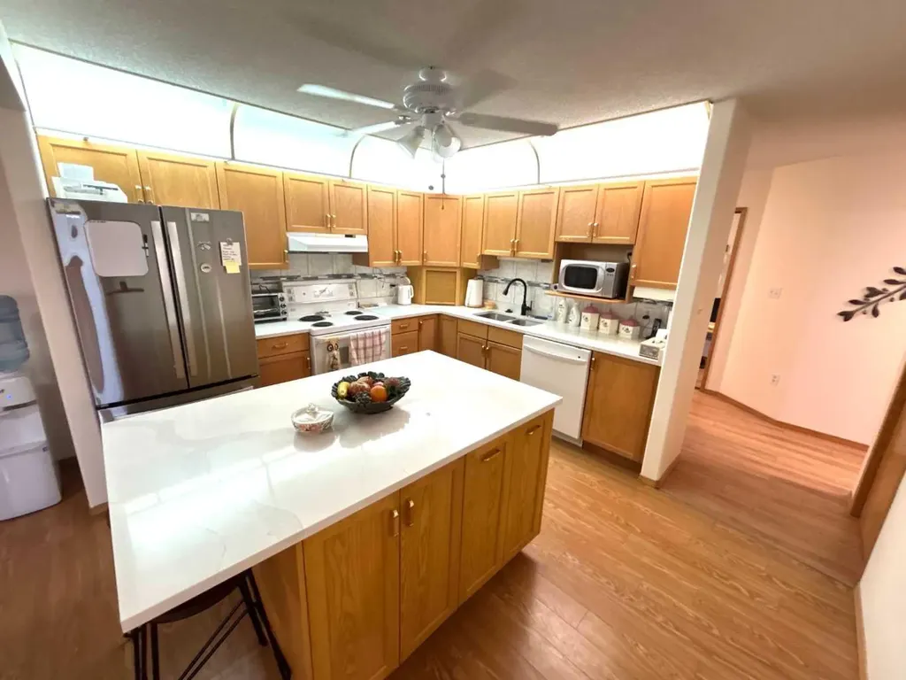 3021 13 Avenue SE Medicine Hat AB T1B 4E2