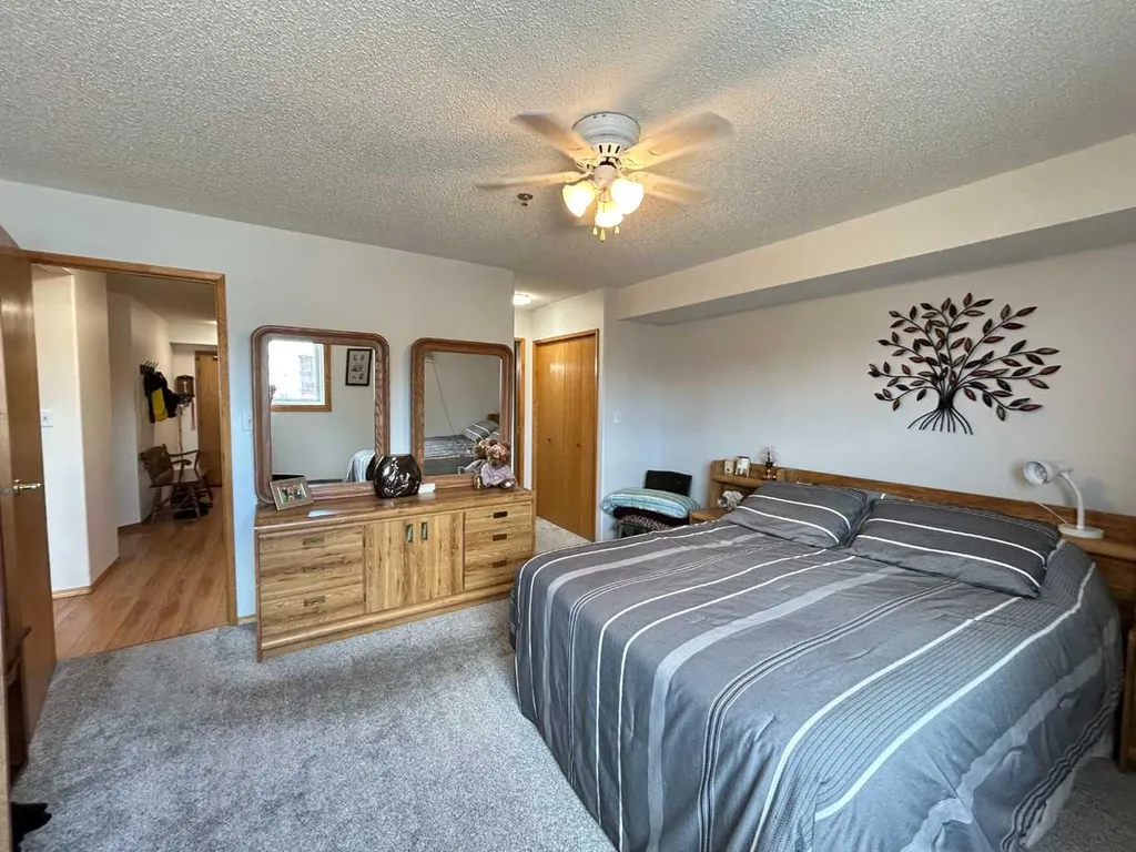 3021 13 Avenue SE Medicine Hat AB T1B 4E2
