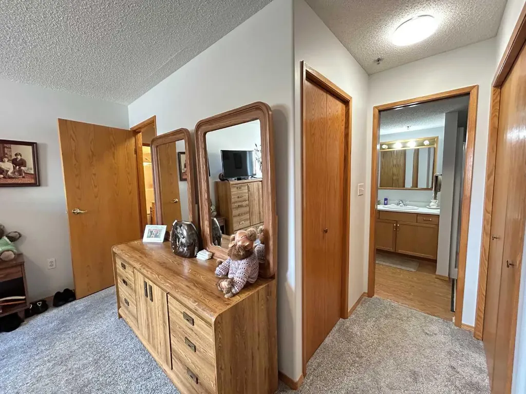 3021 13 Avenue SE Medicine Hat AB T1B 4E2
