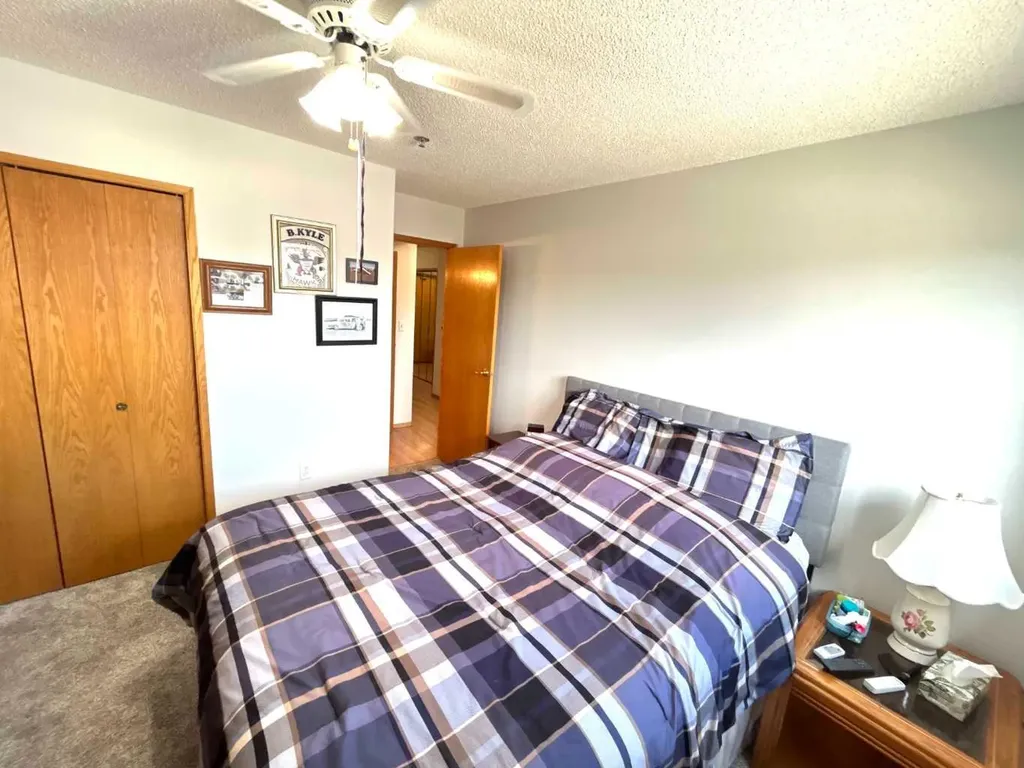 3021 13 Avenue SE Medicine Hat AB T1B 4E2