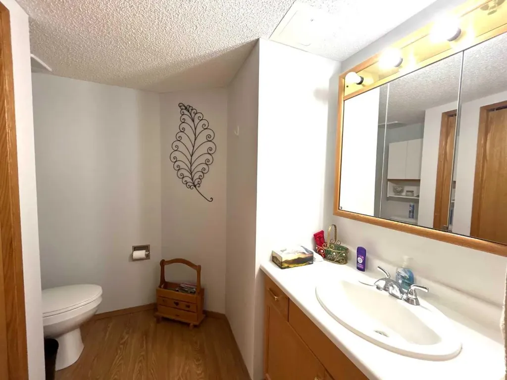3021 13 Avenue SE Medicine Hat AB T1B 4E2