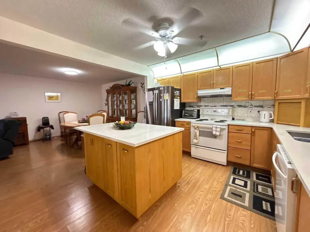 3021 13 Avenue SE Medicine Hat AB T1B 4E2