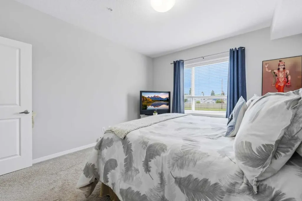 370 Harvest Hills Common NE Calgary AB T3K 2M8