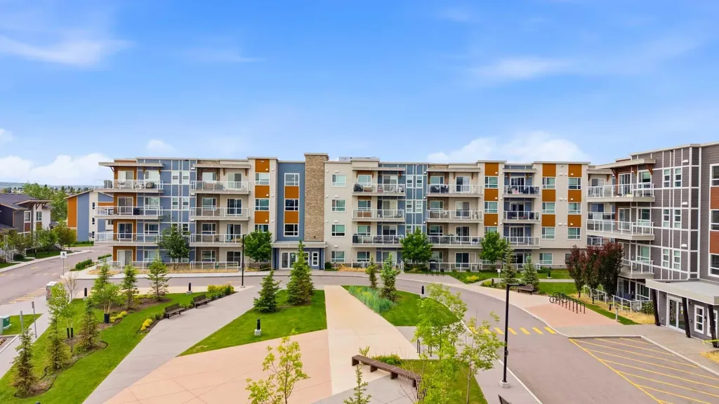 370 Harvest Hills Common NE Calgary AB T3K 2M8