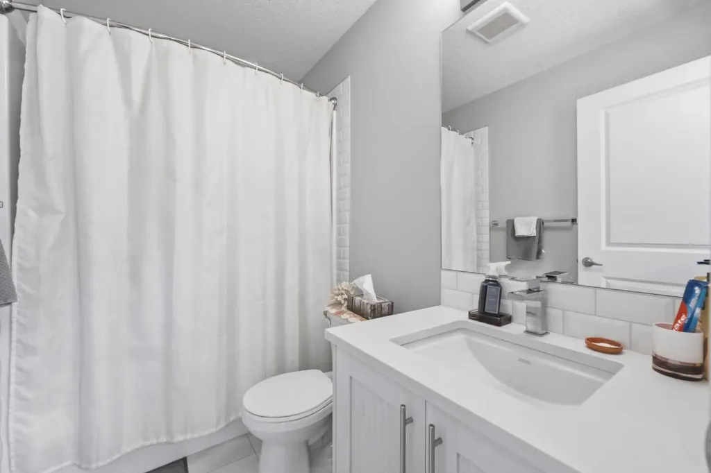 370 Harvest Hills Common NE Calgary AB T3K 2M8