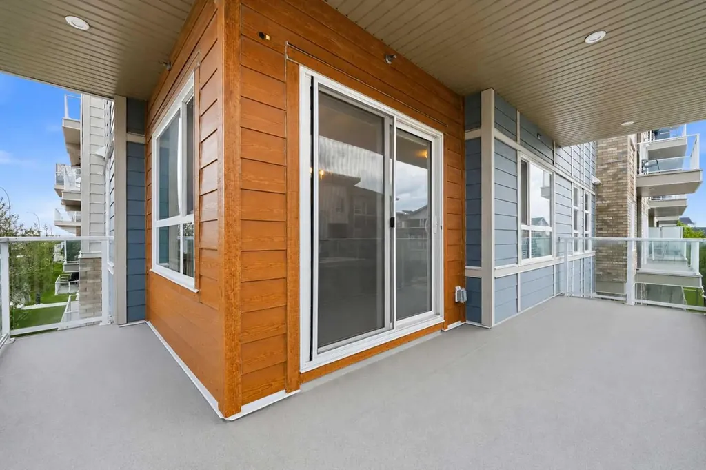 370 Harvest Hills Common NE Calgary AB T3K 2M8