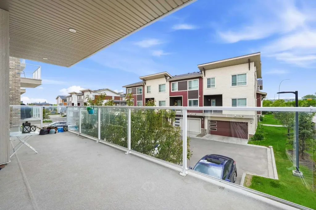 370 Harvest Hills Common NE Calgary AB T3K 2M8
