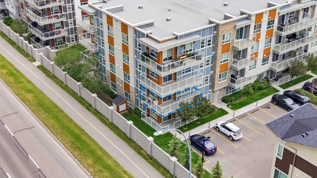 370 Harvest Hills Common NE Calgary AB T3K 2M8