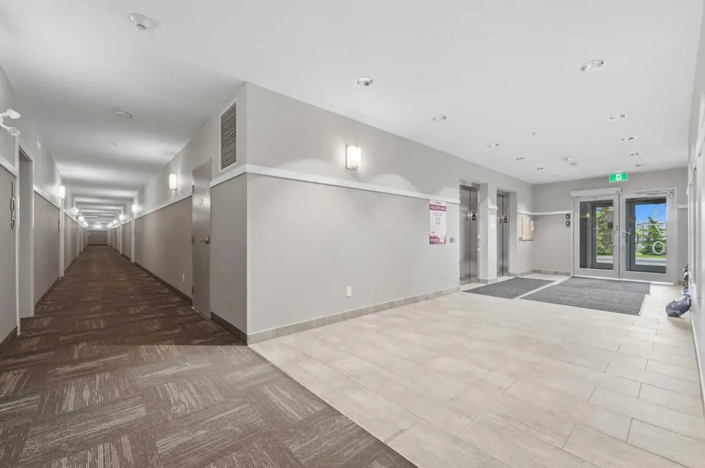 370 Harvest Hills Common NE Calgary AB T3K 2M8
