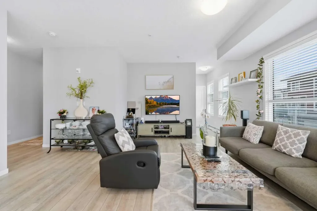 370 Harvest Hills Common NE Calgary AB T3K 2M8