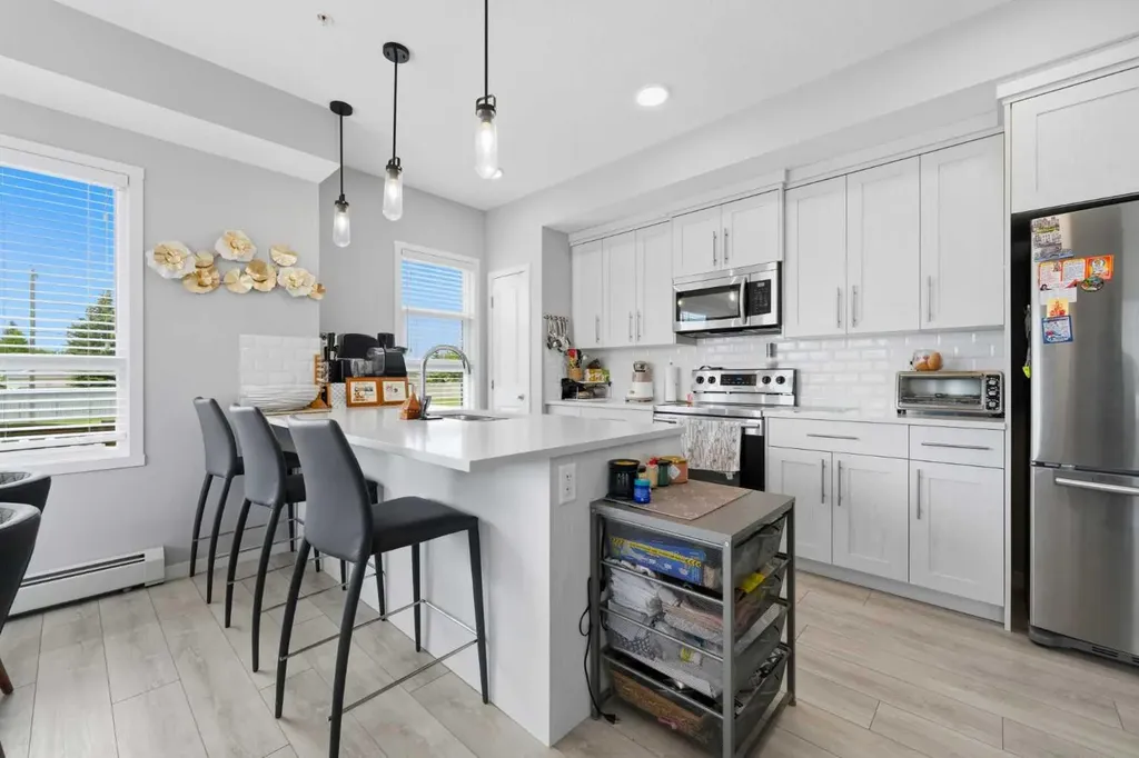 370 Harvest Hills Common NE Calgary AB T3K 2M8