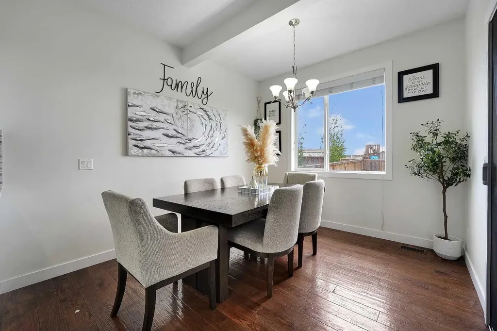 129 Covecreek Bay NE Calgary AB T3K 0N1