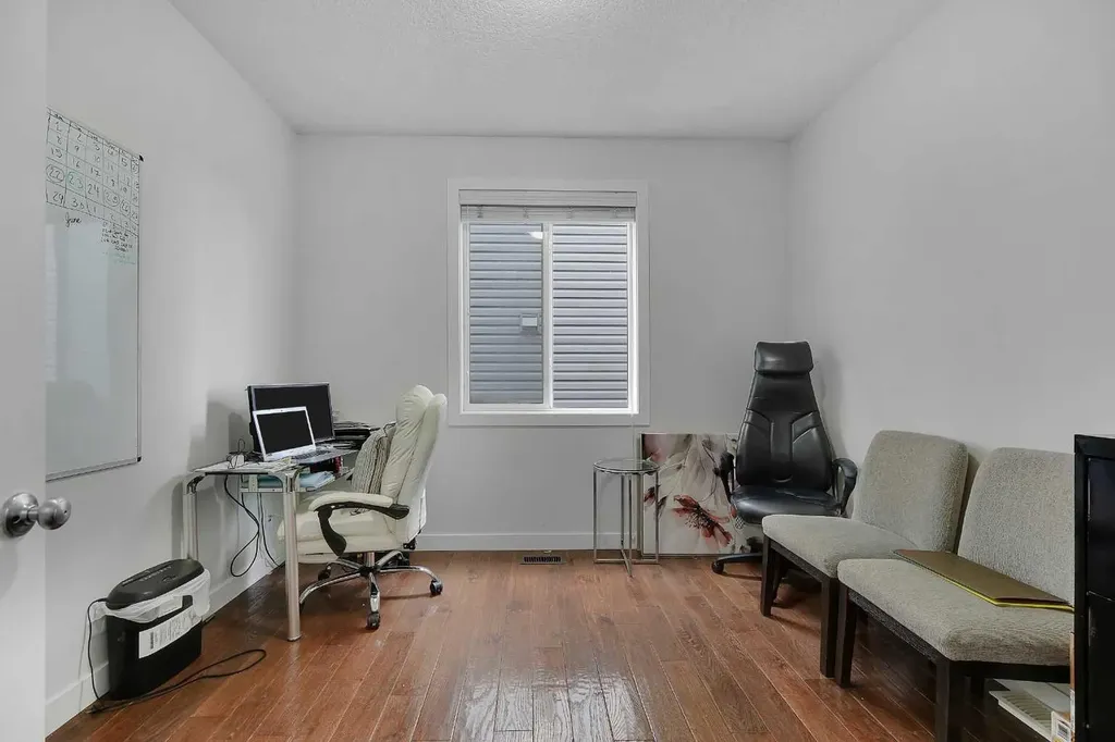 129 Covecreek Bay NE Calgary AB T3K 0N1