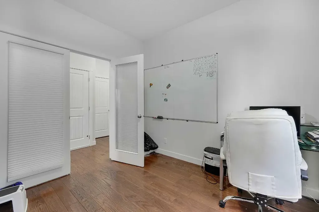 129 Covecreek Bay NE Calgary AB T3K 0N1