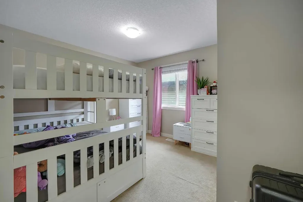 129 Covecreek Bay NE Calgary AB T3K 0N1