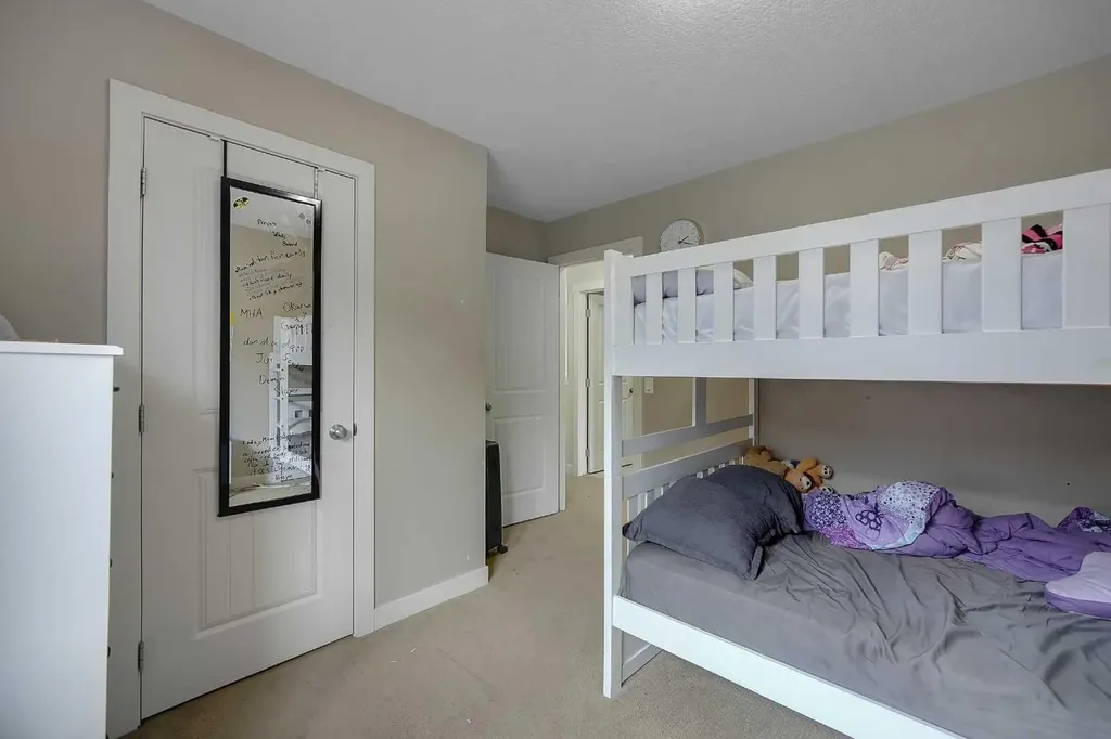 129 Covecreek Bay NE Calgary AB T3K 0N1