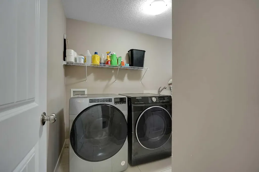 129 Covecreek Bay NE Calgary AB T3K 0N1