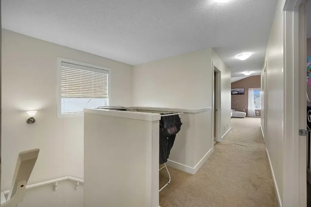 129 Covecreek Bay NE Calgary AB T3K 0N1